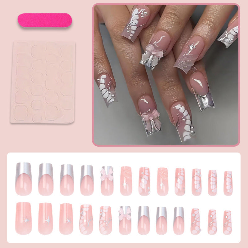 Kunstnagelset mit eleganten Akzenten Brehn