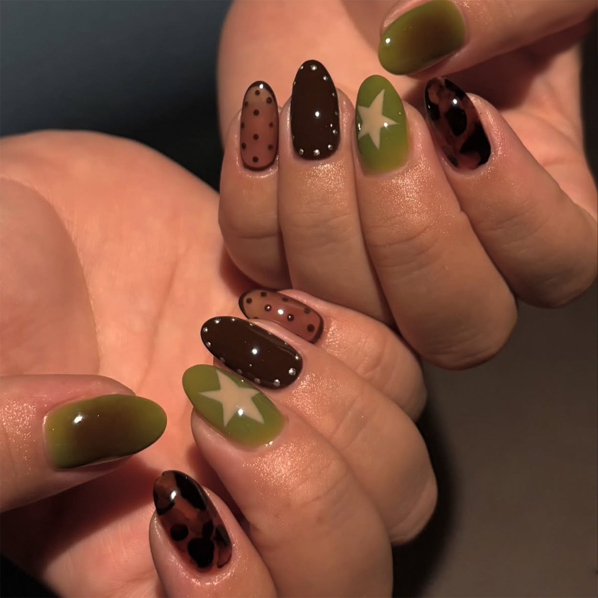 Dekorative Nagelkunst