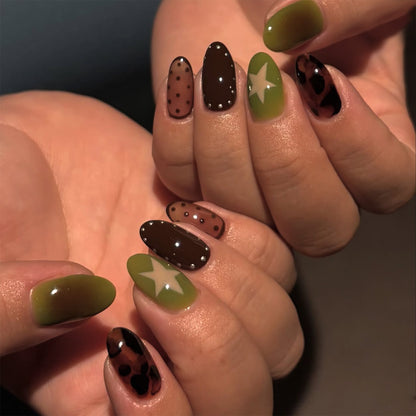 Dekorative Nagelkunst