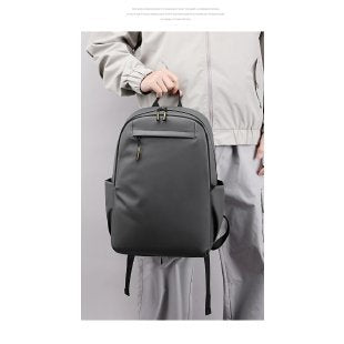 Moderner minimalistischer struktureller Rucksack Brehn