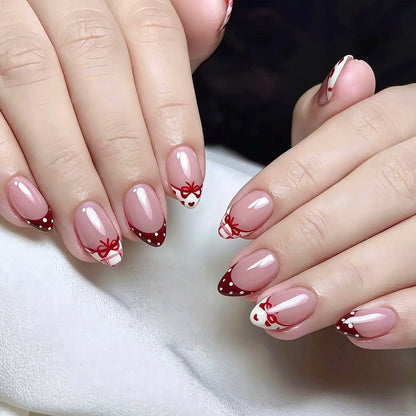 Elegante Designer French Tip Nagelverlängerungen Brehn