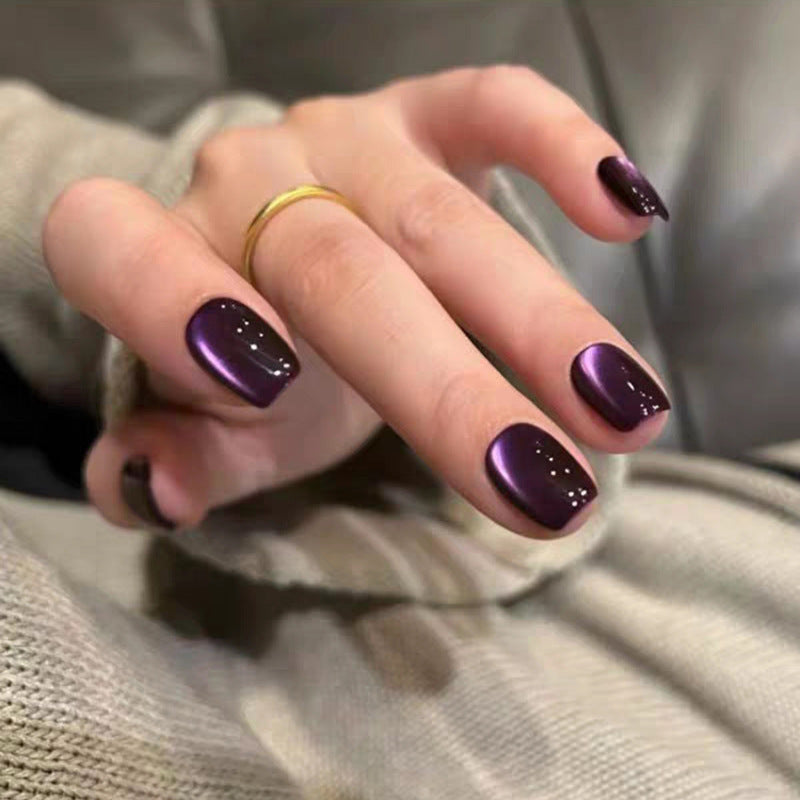 Kunstnägel mit Elegantem Hochglanz-Finish und Besonderer Farbnuance Brehn