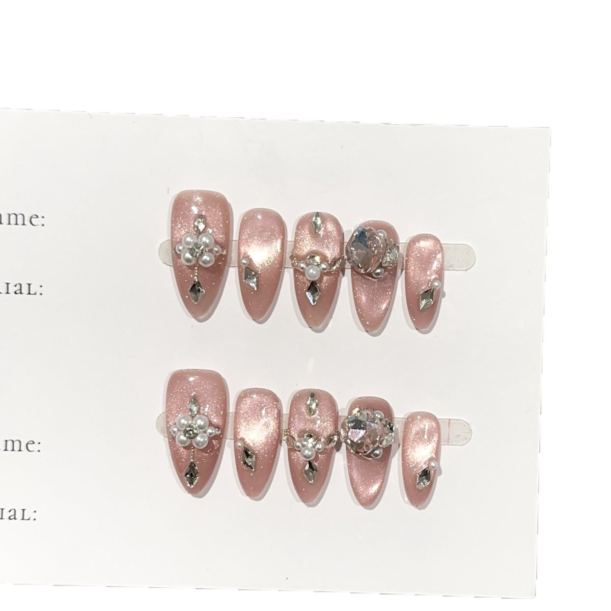 Glamouröses Press-On Nagelkunstset mit Perlen- und Steinelementen