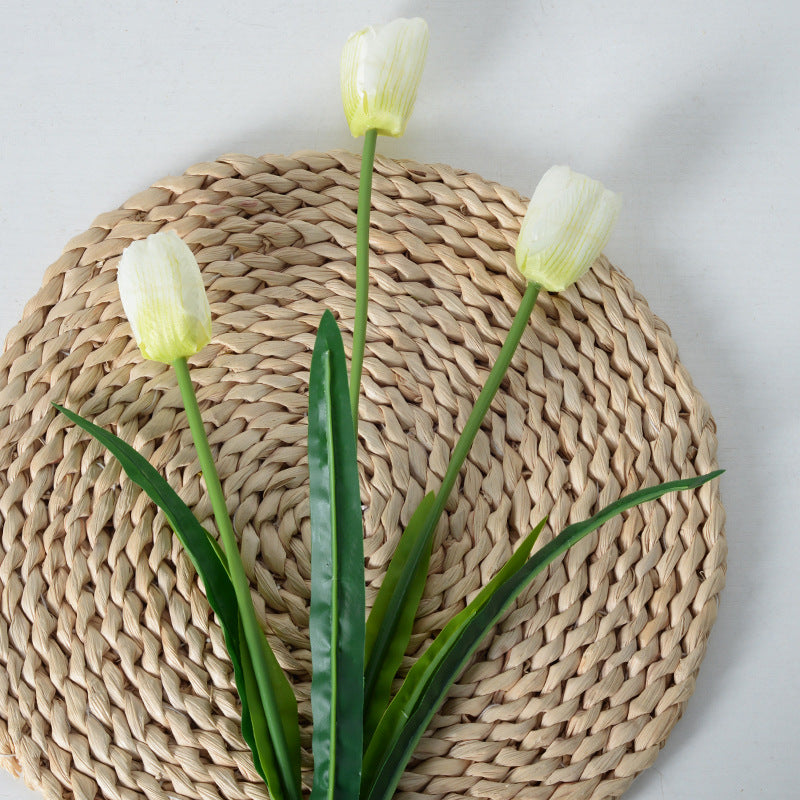 Dekorative Kunsttulpenstielarrangement
