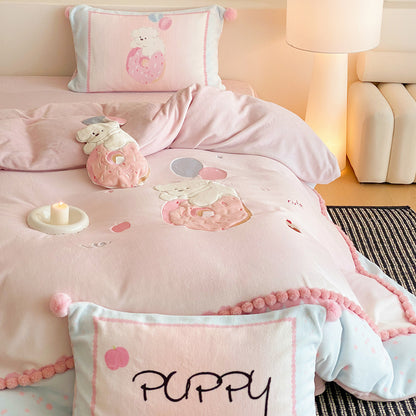Kinderbettwäsche-Set mit Teddy-Fleece-Decke, Pompon-Saum und niedlichem Welpen-Motiv