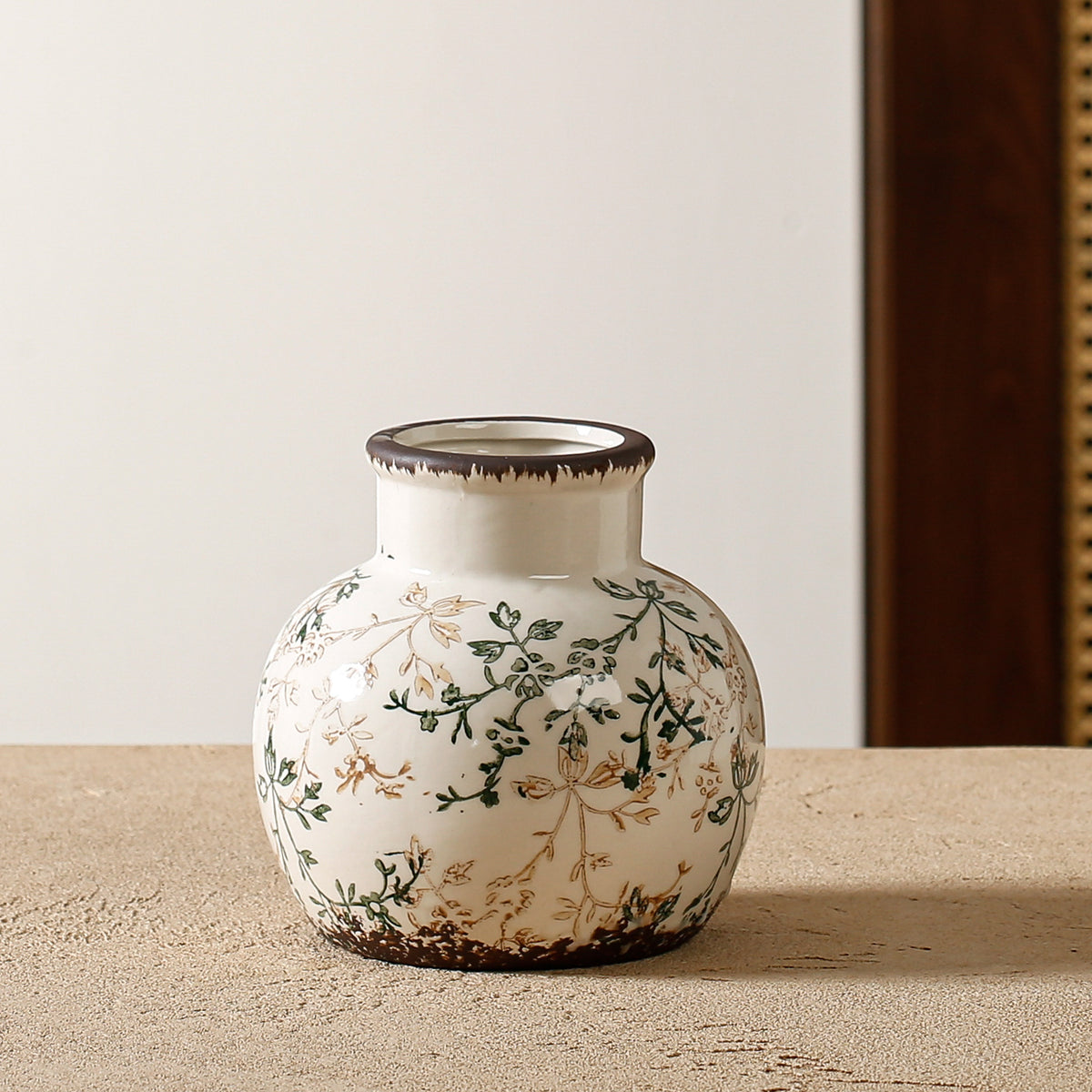 Elegante und kunstvoll verzierte Keramikvase Brehn