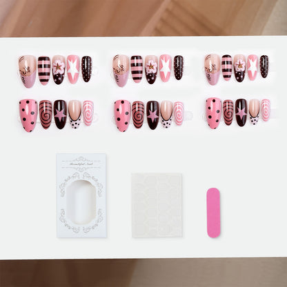 Kunstnagelset mit kreativen Mustern und einzigartigen Designs Brehn