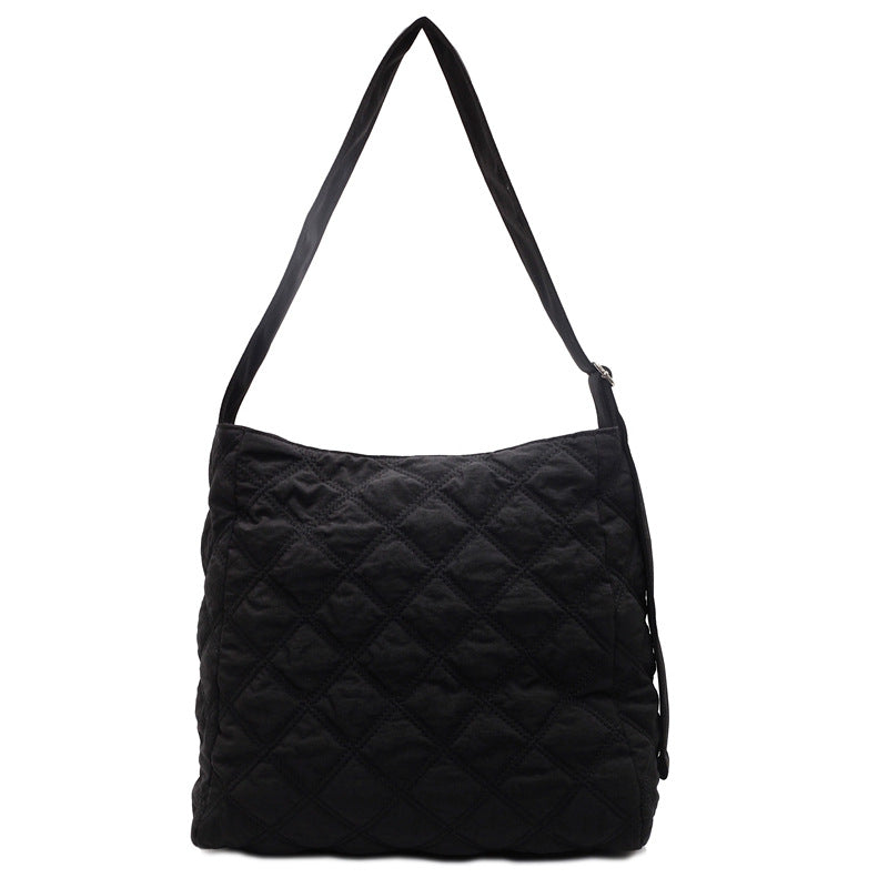 Gestepptes Weiches Stoff Schultertasche Brehn