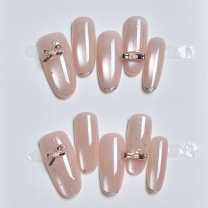 Elegantes Press-On Nagelkunst-Set mit dekorativen Akzenten Brehn