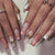 Dekorativer Press-On-Nagelset mit glamourösen Akzenten Brehn