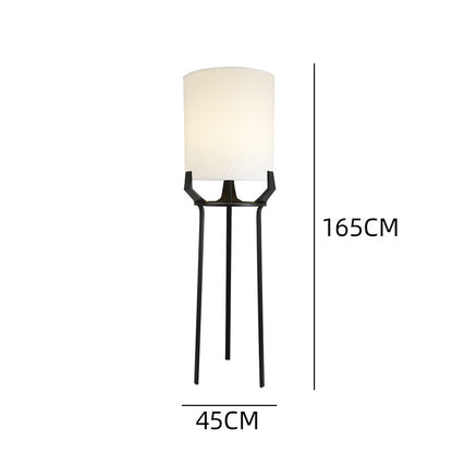 Moderne Stehlampe mit einstellbarer Helligkeit
