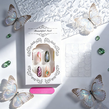 Glamouröse Kunstnägel-Set mit filigranen Designs Brehn