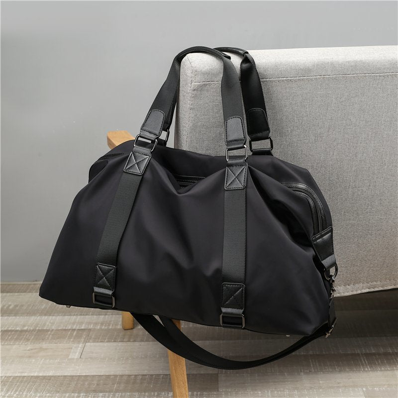 Sportliche Reisetasche mit Innovativer Stauraum-Lösung Brehn