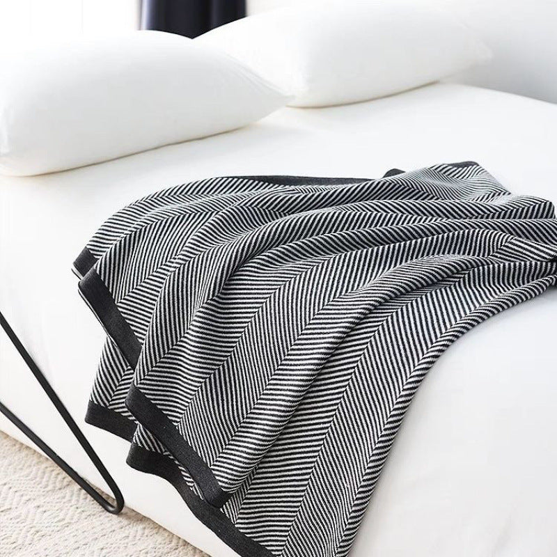 Luxuriöse Chevron Strickdecke Brehn