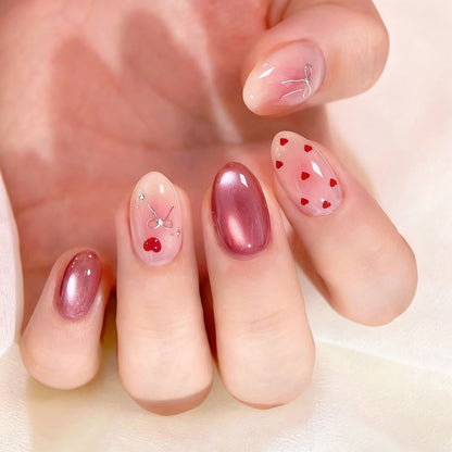 Dekorativer Herz-Themen Press-On Nagelset