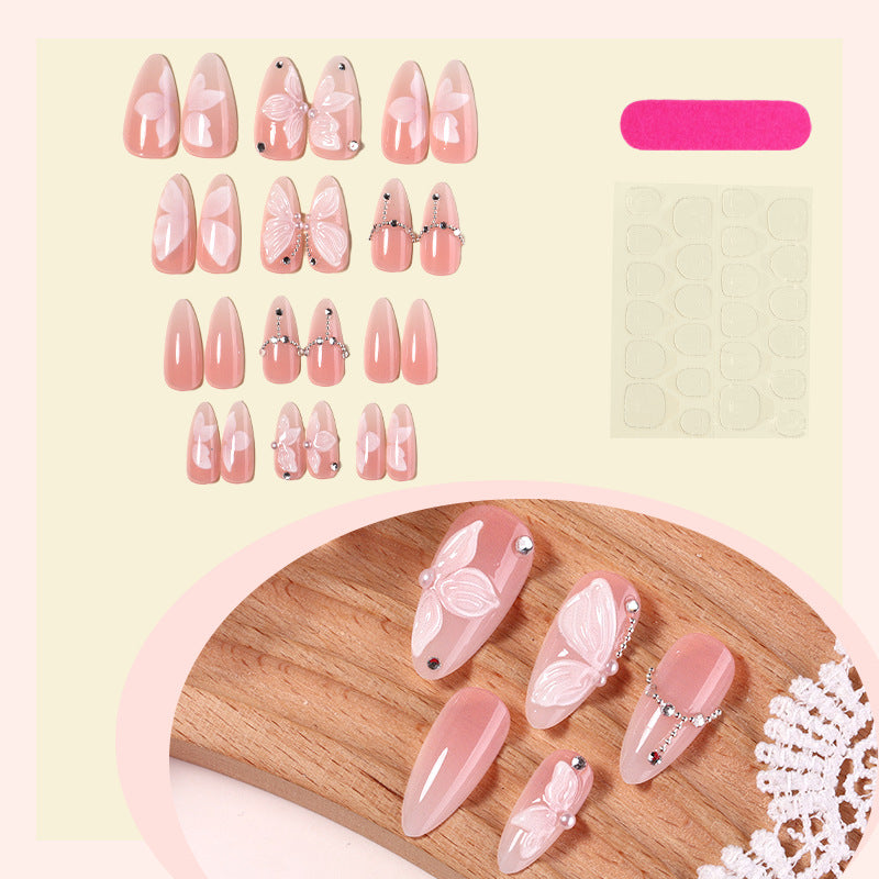 Dekorativer Press-On-Nail-Art-Set mit Schmetterlingsakzenten Brehn