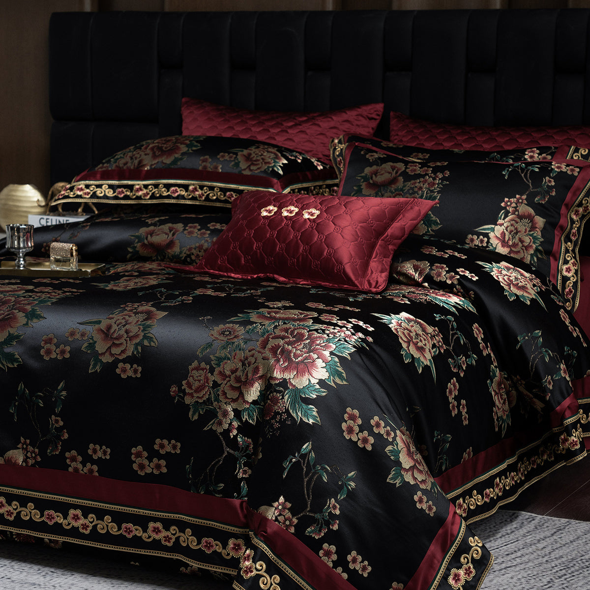 Luxus Satin Floral Jacquard Bettbezug Set mit gesteppter Kissenhülle & dekorativen Kissen