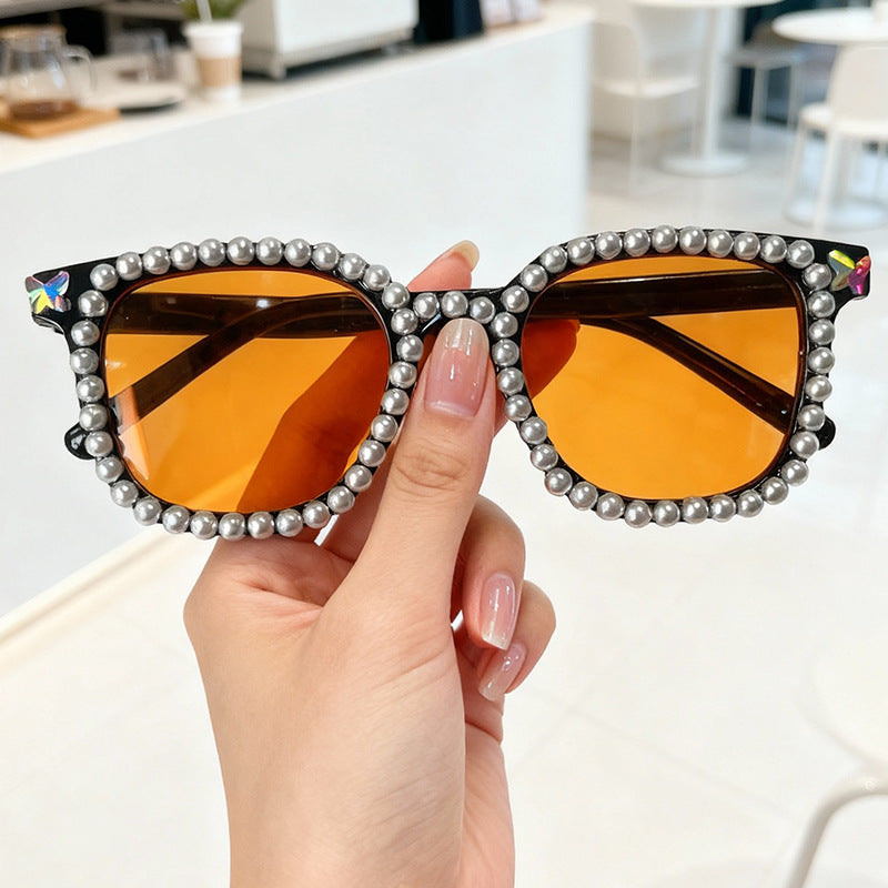Luxuriöse mit Perlen verzierte Katzenaugen-Sonnenbrille Brehn