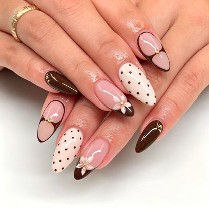 Künstlerisches Nagelkunstdesign Brehn