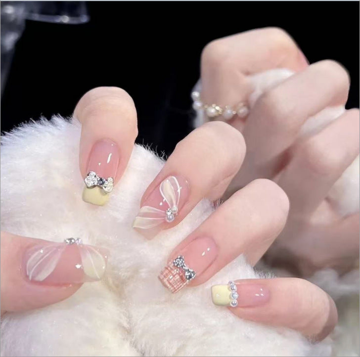 Kunstvolle Nagelspitzen Design Brehn