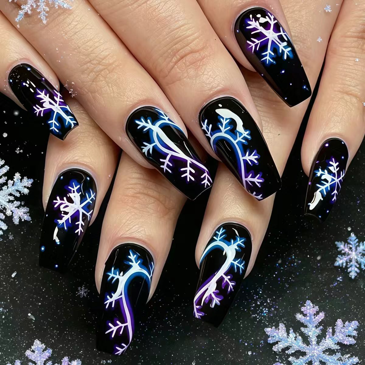 Künstlerisch Schneeflocken-Muster Nagelkunst Brehn