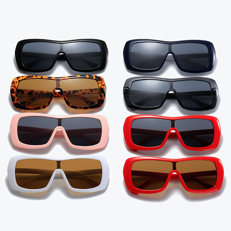 Damen stilvolle Oversize-Sonnenbrille im futuristischen Design Brehn