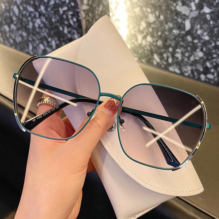 Damen Große quadratische Sonnenbrille mit hochwertigem Metallrahmen Brehn
