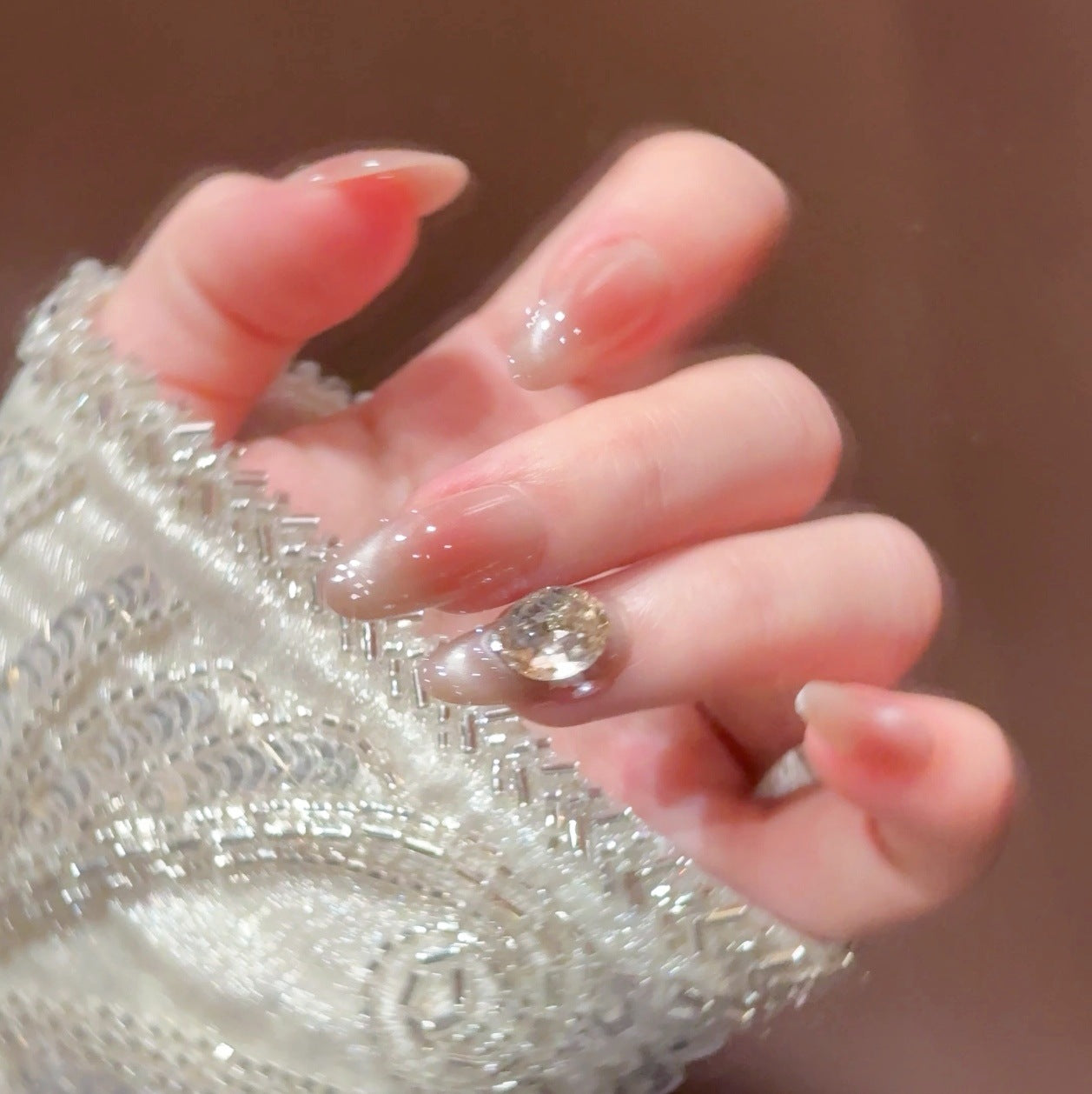 Elegante mit Kristallen verzierte Press-On-Nagelset Brehn