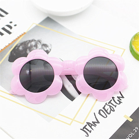 Damen Sonnenbrille im verspielten Blumenmuster Brehn
