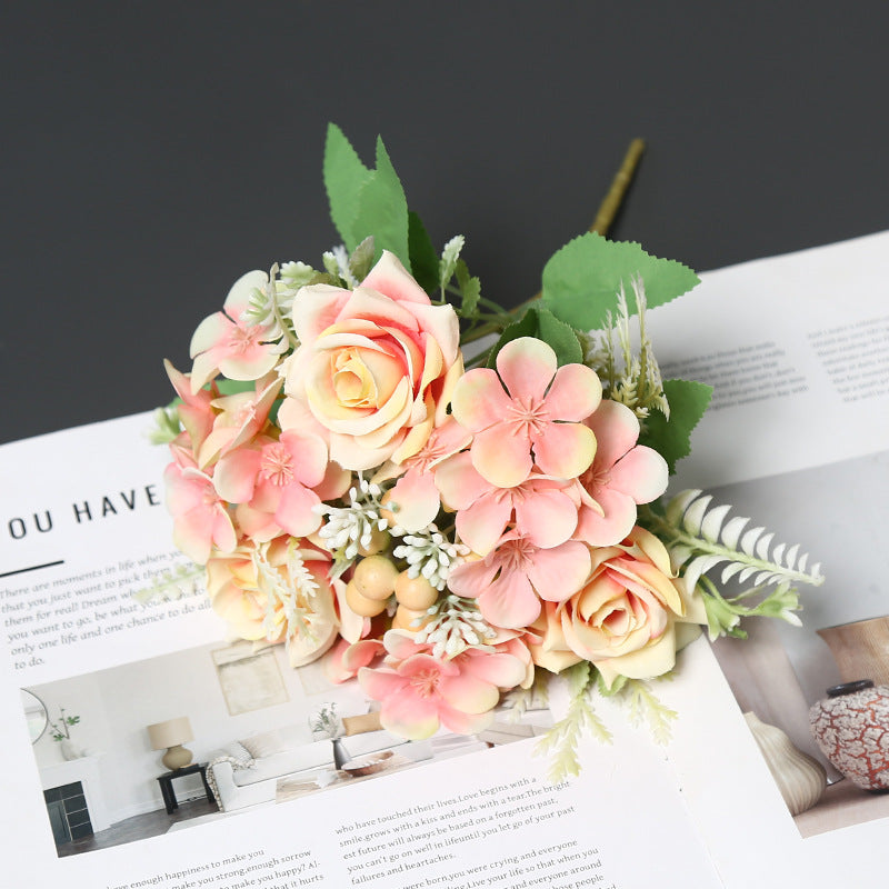 Elegante Blumenarrangement für die Wohnkultur Präsentation