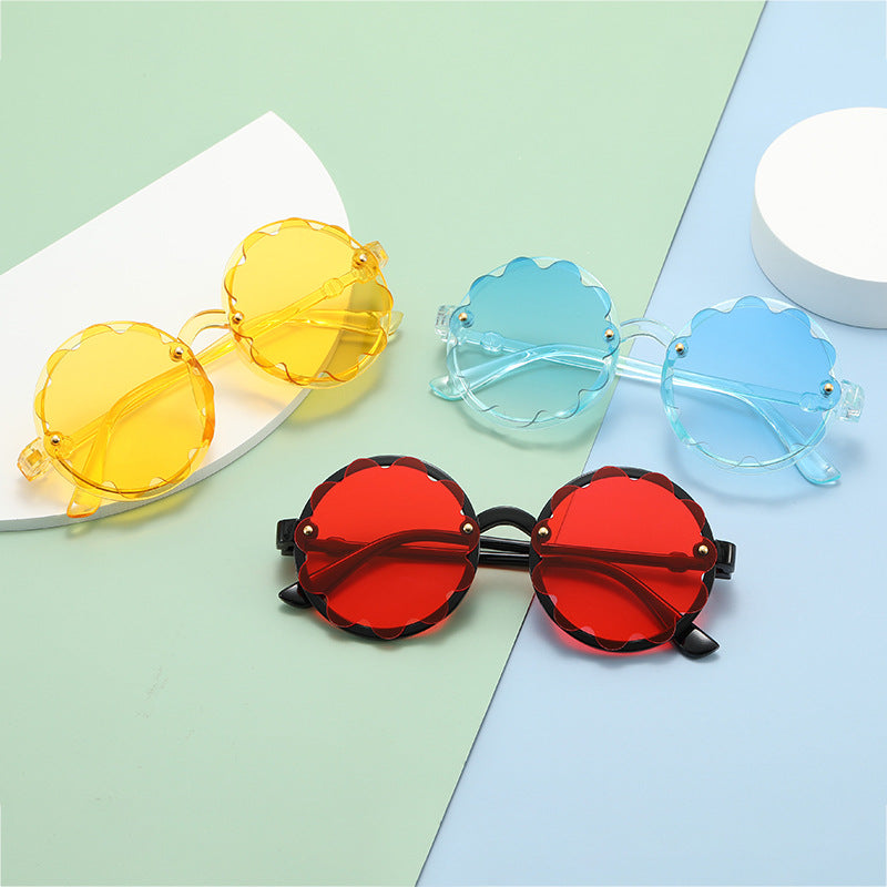 Damen verspielte Sonnenbrille mit floralem Design Brehn