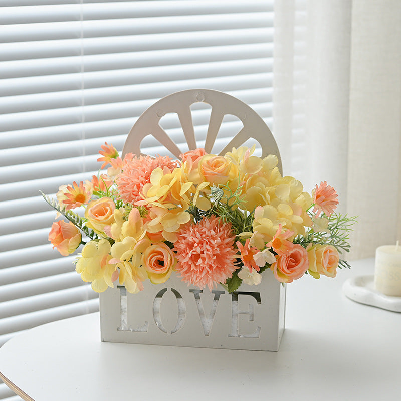 Dekorativer künstlicher Blumenstrauß