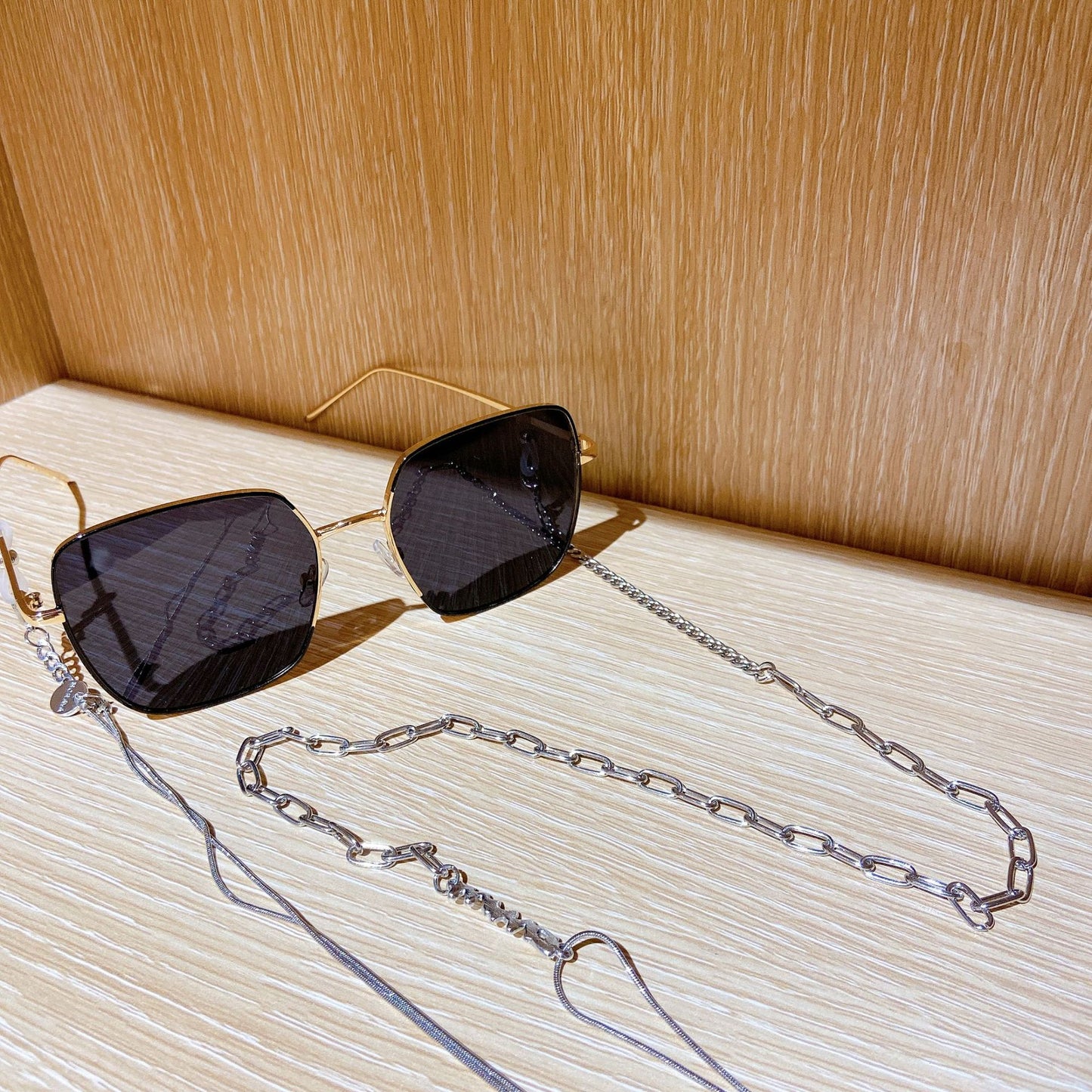 Modische Sonnenbrille mit Luxuriösem Kettenband Brehn