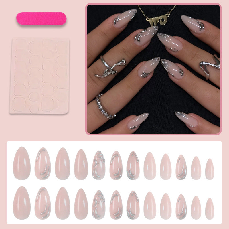 Kunstnagelset mit stilvollen Metallic-Akzenten Brehn