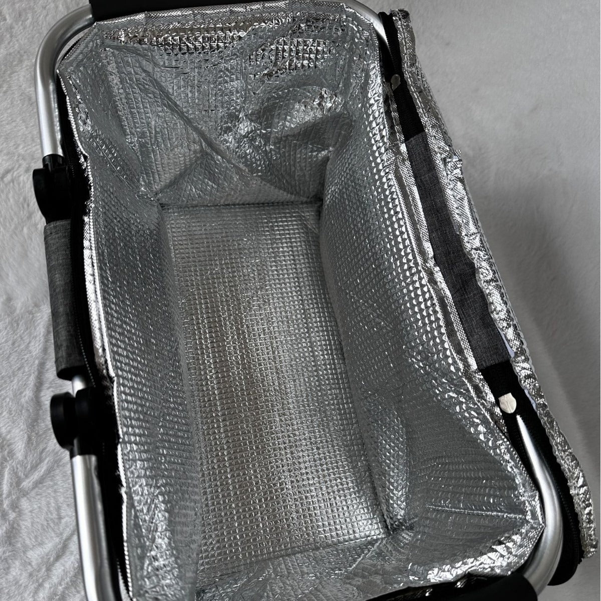 Kühltasche mit Robustem Aluminiumrahmen und Isolierendem Innenfutter Brehn