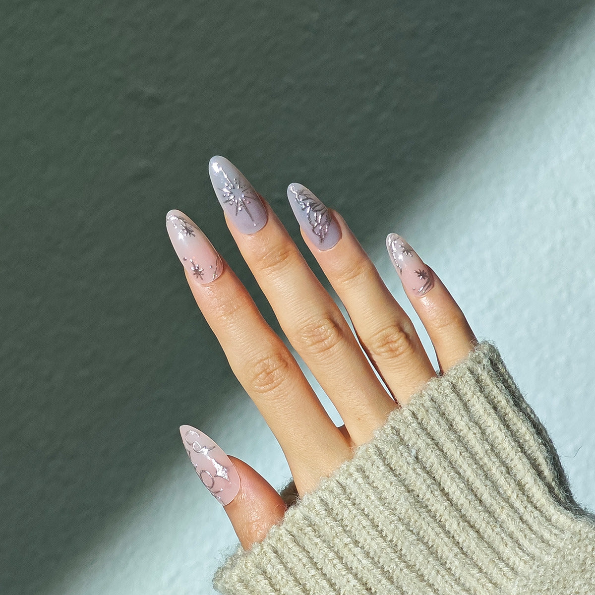 Elegante holiday-themed Stiletto Nägel Brehn