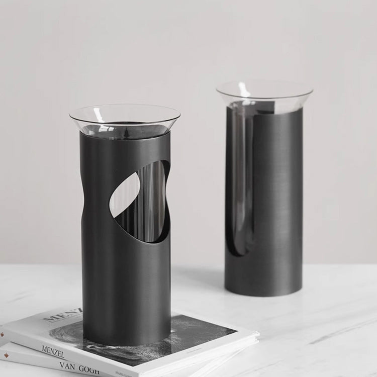 Künstlerische moderne Glas- und Metallvase