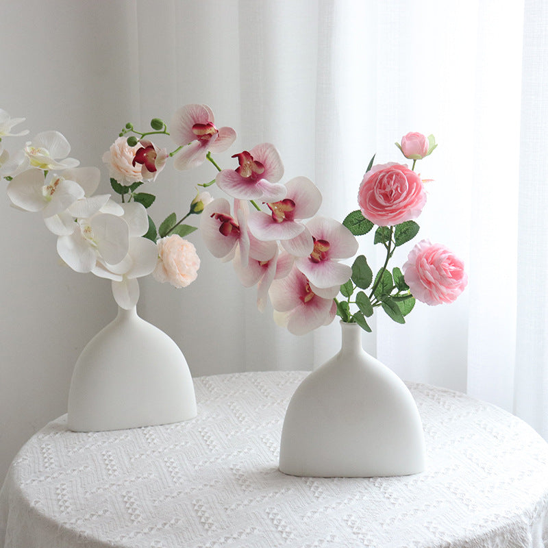 Minimalistische Keramikvase