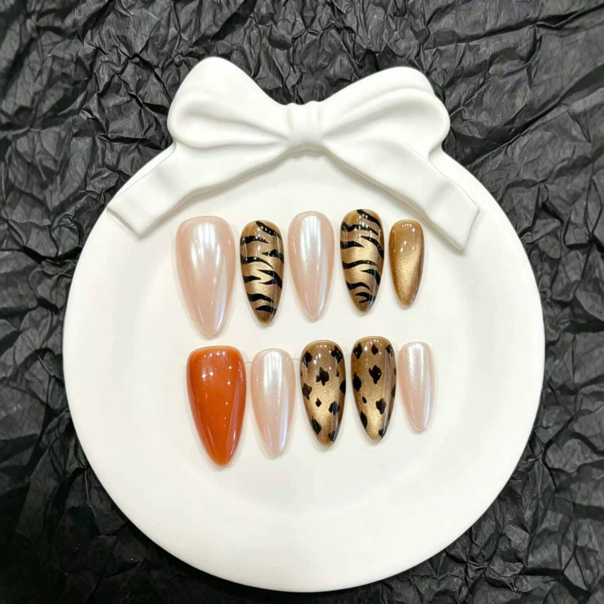 Dekoratives Press-On Nail Art Set mit Tierdruckdesigns