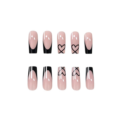 Elegantes herzgemustertes Acryl-Nageldesign Brehn