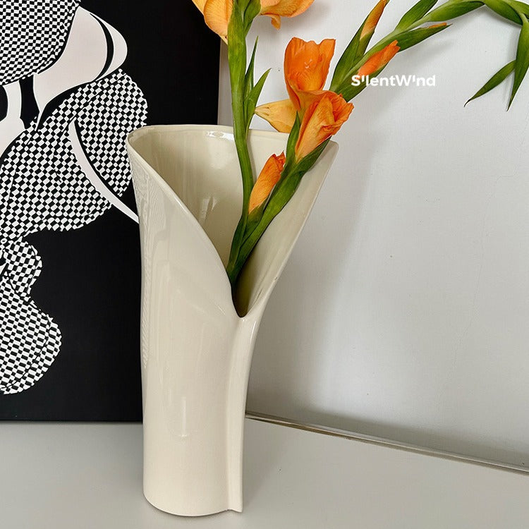 Moderne architektonisch inspirierte Vase