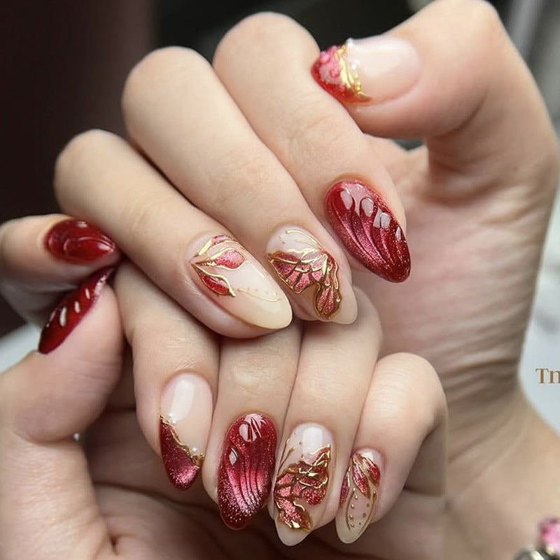 Kunstnagelset mit glamourösem 3D-Design und luxuriösen Verzierungen Brehn