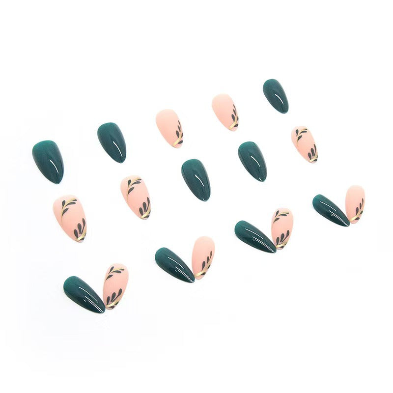 Künstlerische Press-On Nagelset mit Blätterdesigns Brehn