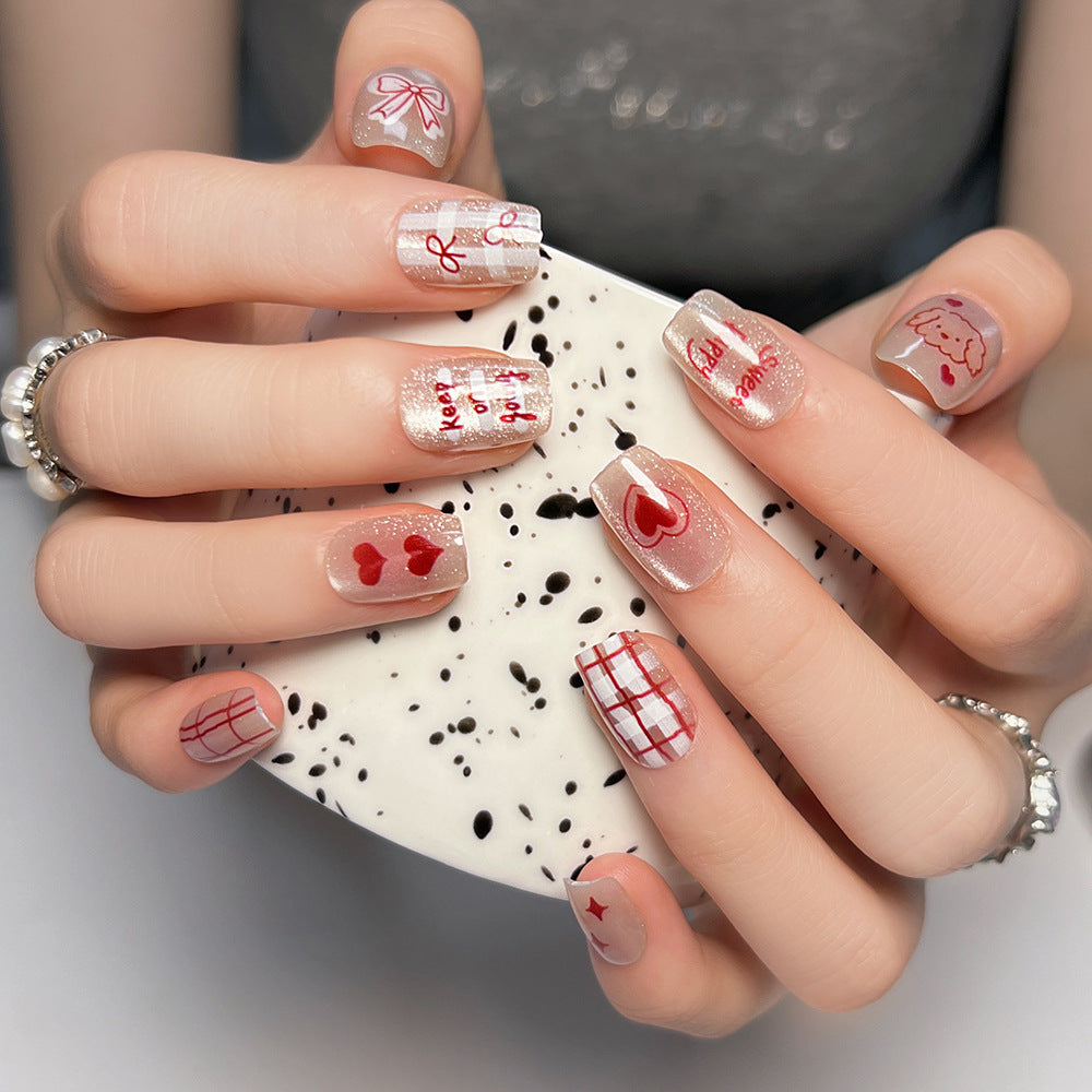 Künstliche Nagelkunst mit niedlichen Motiven Brehn