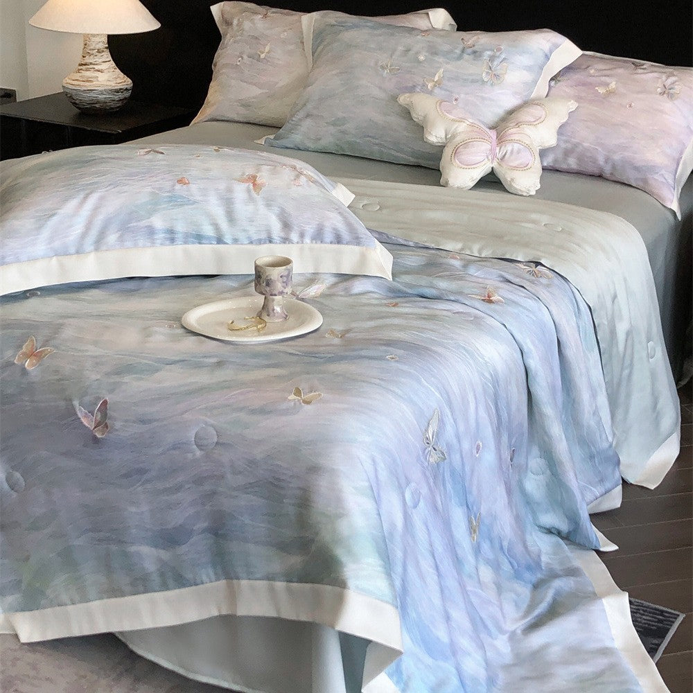 Luxuriöses Satin-Bettwäscheset mit Schmetterlings-Stickerei und Zierkissen