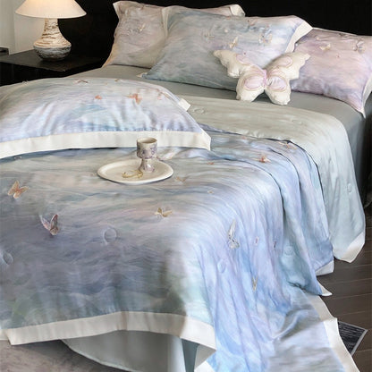 Luxuriöses Satin-Bettwäscheset mit Schmetterlings-Stickerei und Zierkissen