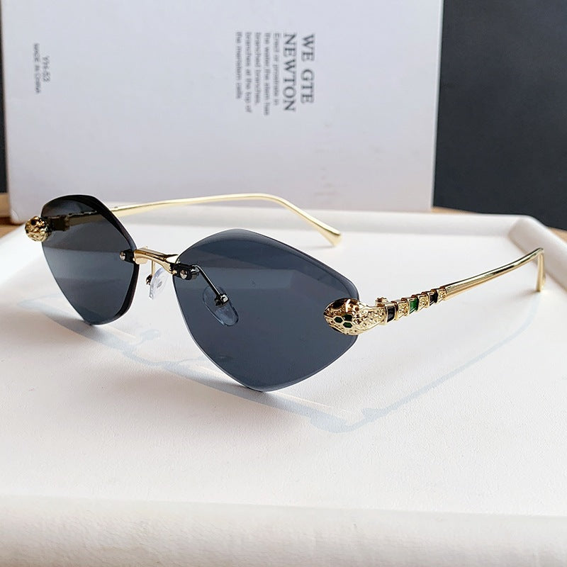 Damen Cat-Eye Sonnenbrille mit luxuriösem Schmuckrahmen Brehn