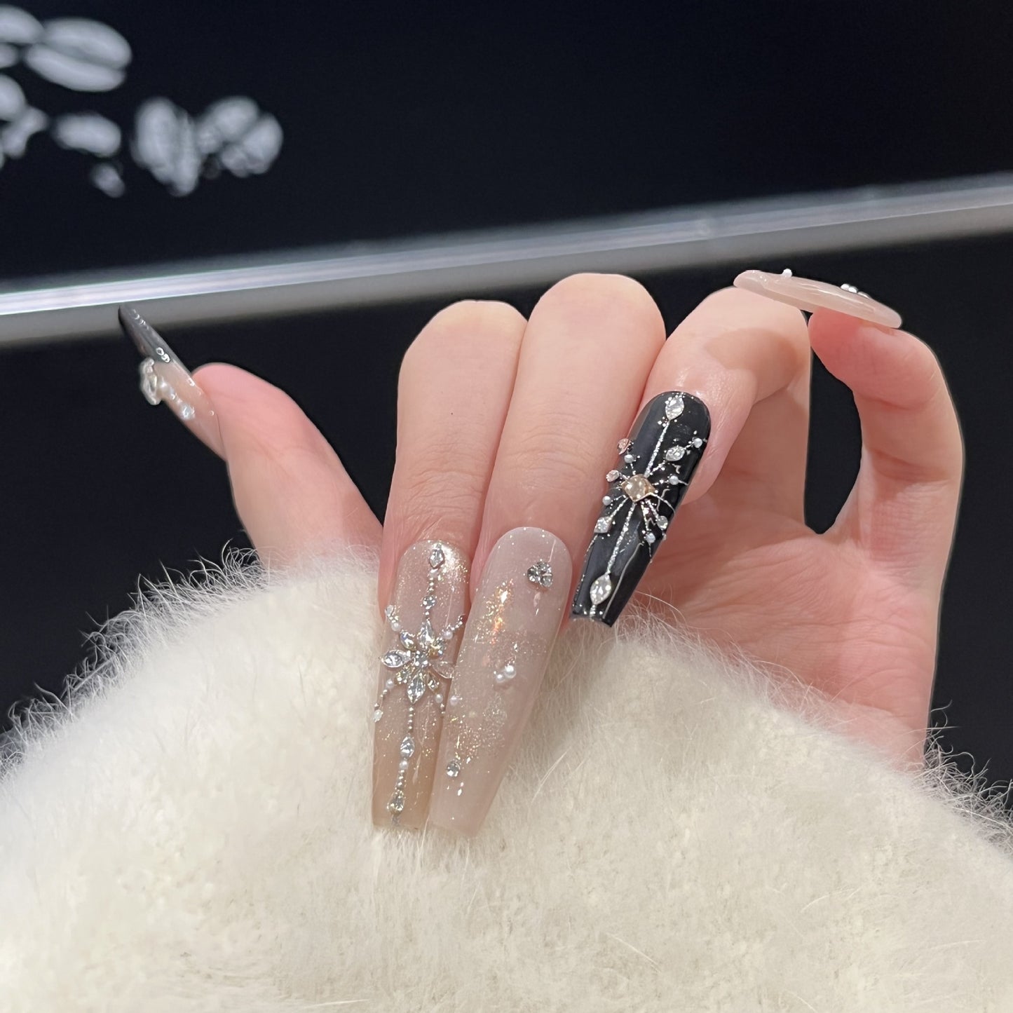 Elegantes von Schmetterlingen inspiriertes Press-On-Nagelkunstset Brehn
