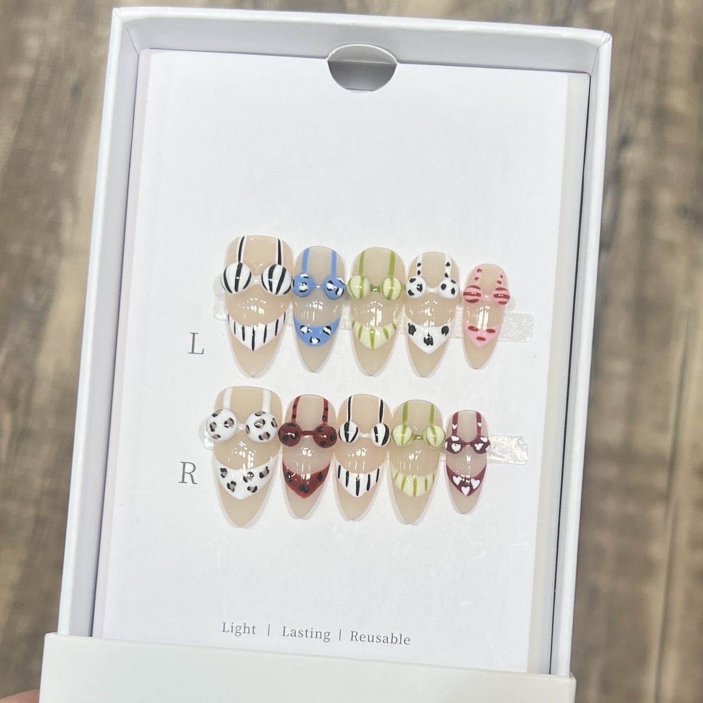 Dekorativer Floral Stiletto Press-On Nail Set Brehn