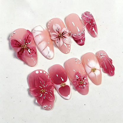 Kunstnagelset mit floralen Designs und 3D-Verzierungen Brehn